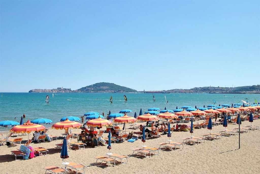 Appartamento CASA DINKY Attico climatizzato con terrazza vista mare Formia Esterno foto