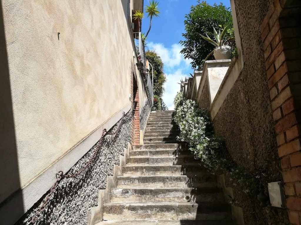 Appartamento CASA DINKY Attico climatizzato con terrazza vista mare Formia Esterno foto