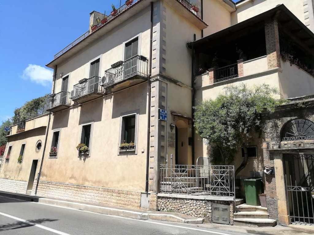 Appartamento CASA DINKY Attico climatizzato con terrazza vista mare Formia Esterno foto