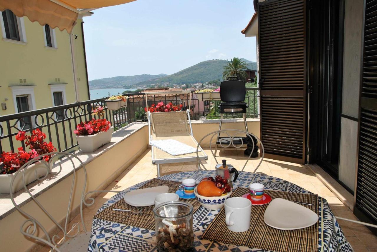 Appartamento CASA DINKY Attico climatizzato con terrazza vista mare Formia Esterno foto