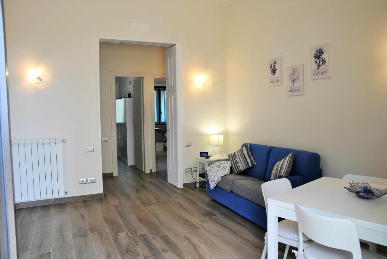Appartamento CASA DINKY Attico climatizzato con terrazza vista mare Formia Esterno foto