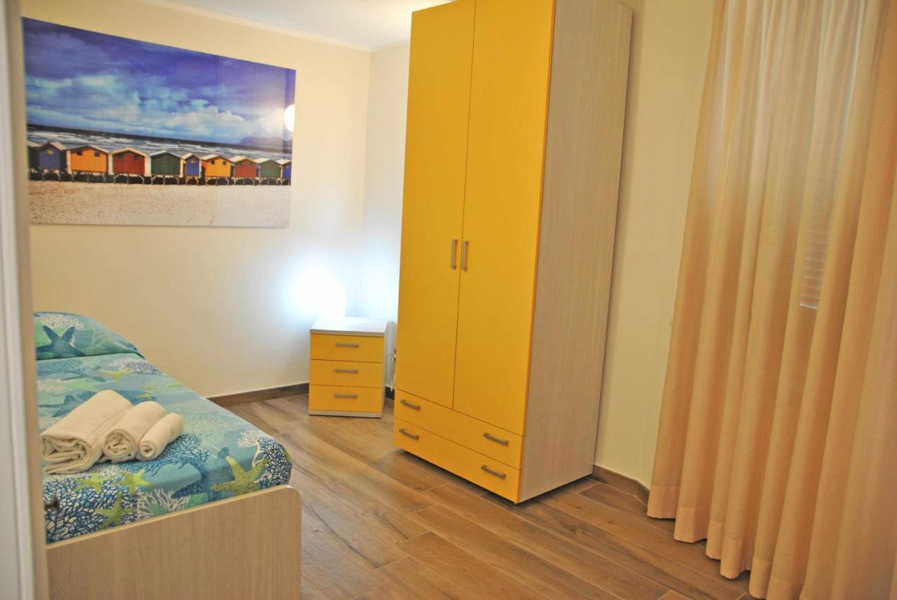 Appartamento CASA DINKY Attico climatizzato con terrazza vista mare Formia Esterno foto